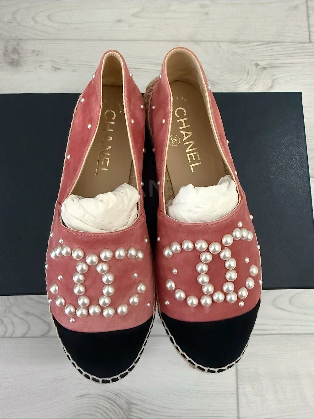 Chanel 2017 Interlocking Pearl CC Logo Espadrilles Size 35 EU 💗